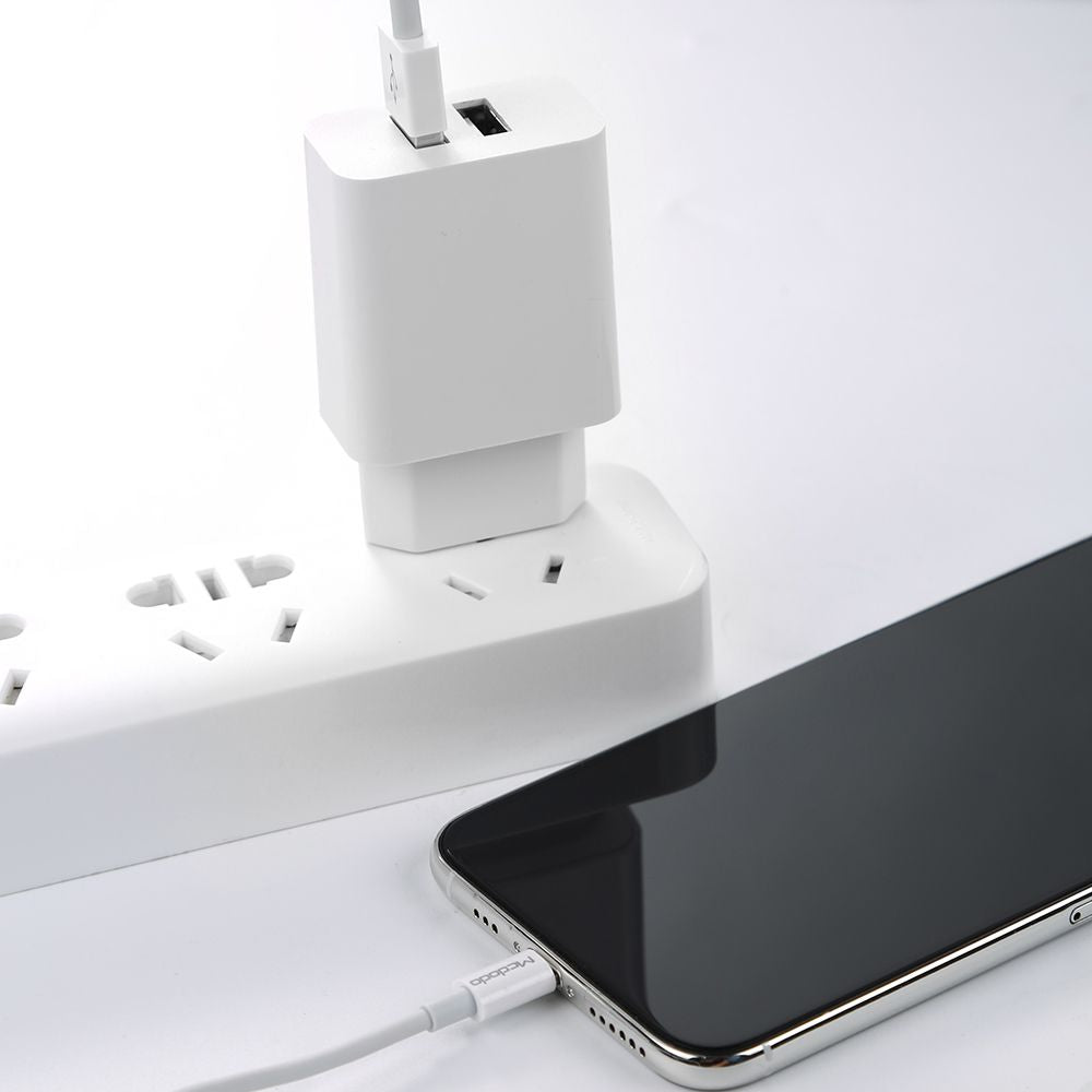 Mcdodo Dual Port Charger + 1m Apple Lighting Cable